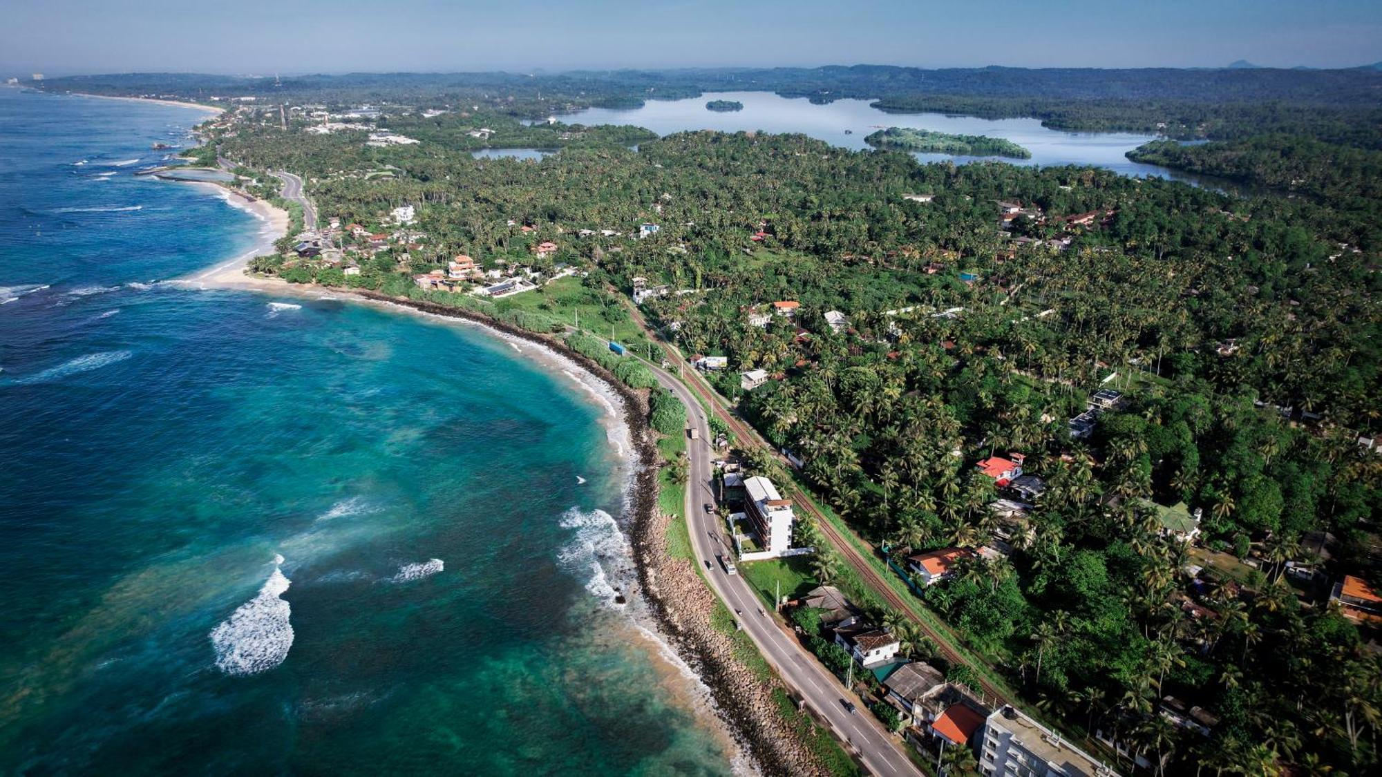 Teya Beach Hotel Ahangama Exterior foto