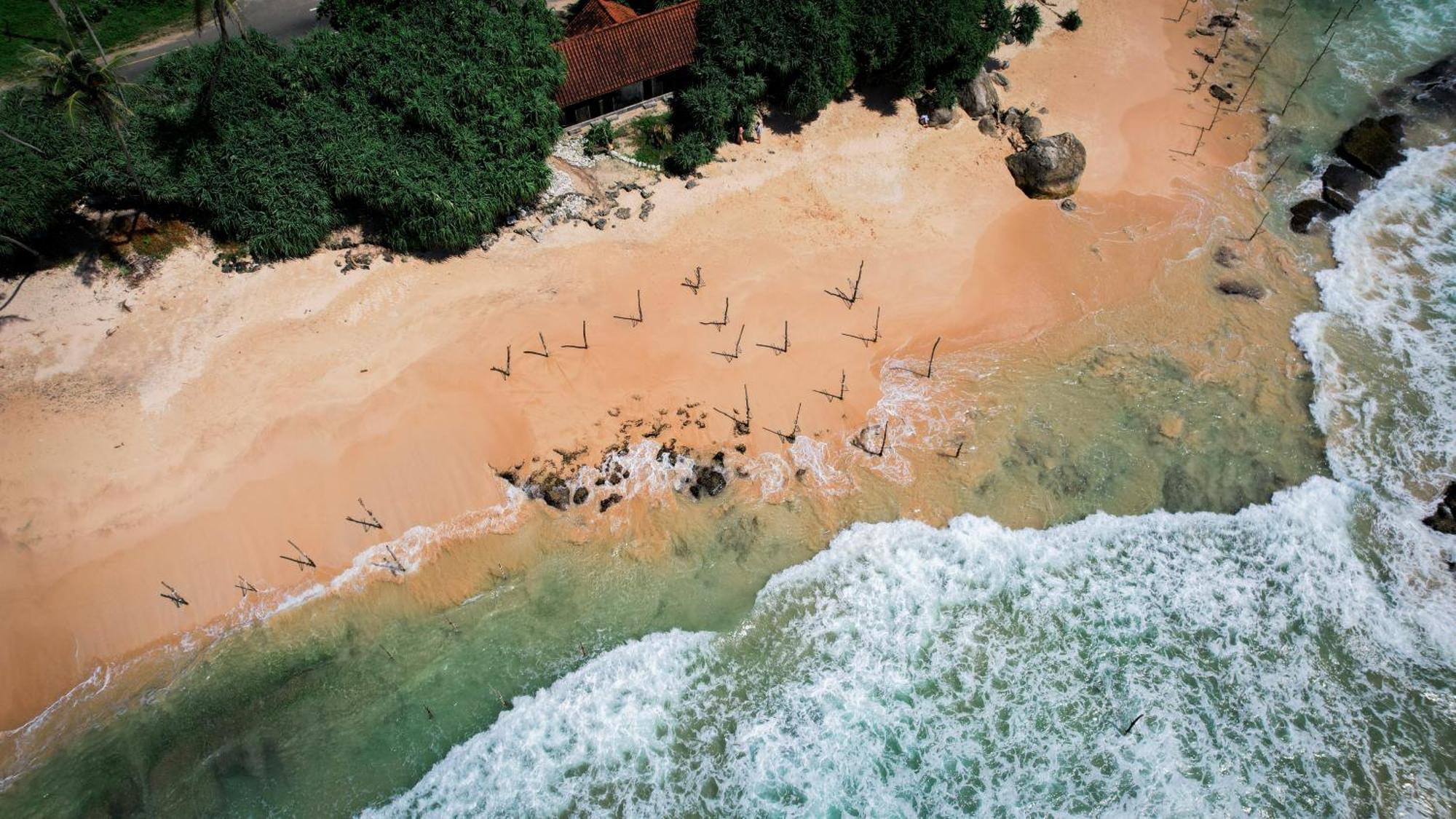 Teya Beach Hotel Ahangama Exterior foto