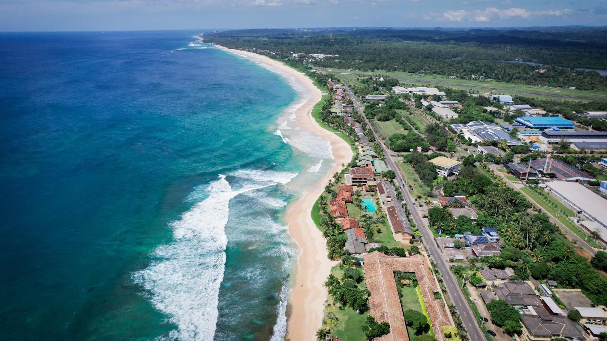 Teya Beach Hotel Ahangama Exterior foto